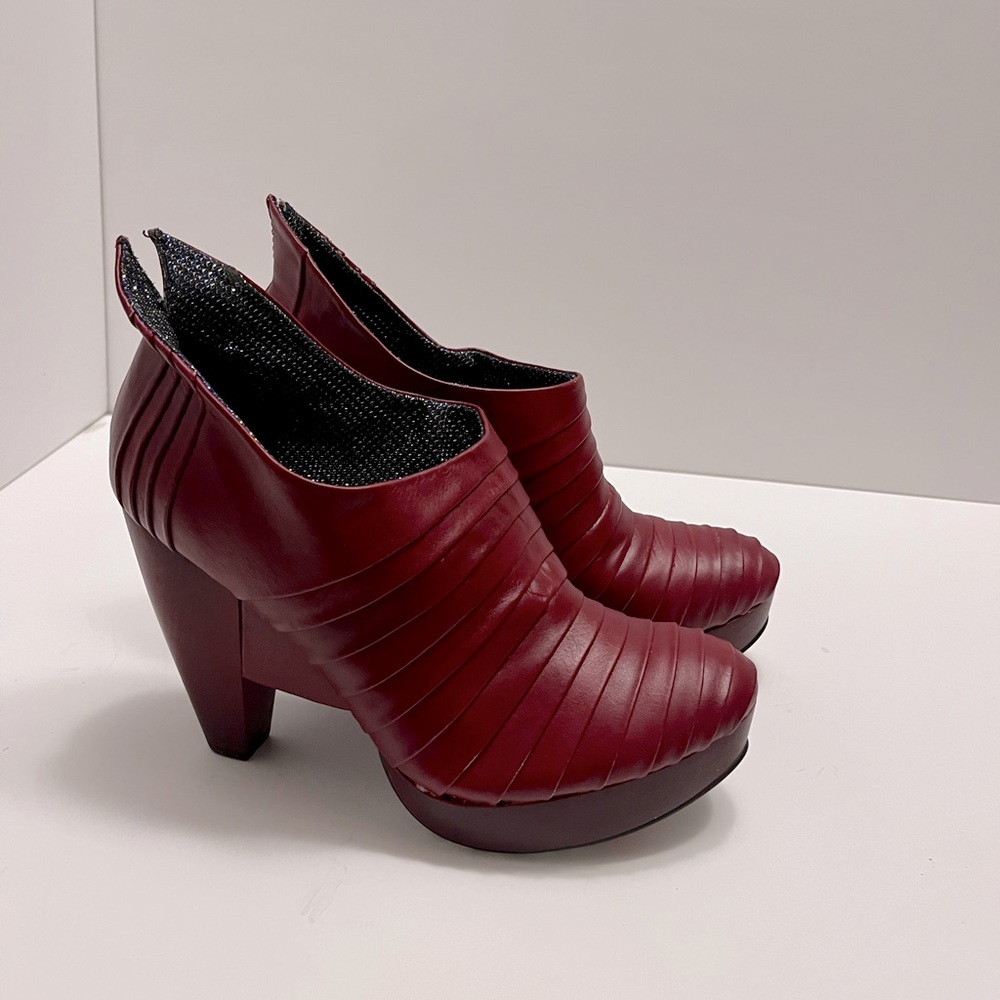Irregular Choice Zubes platform heels booties Red W9.5 EU 40.5